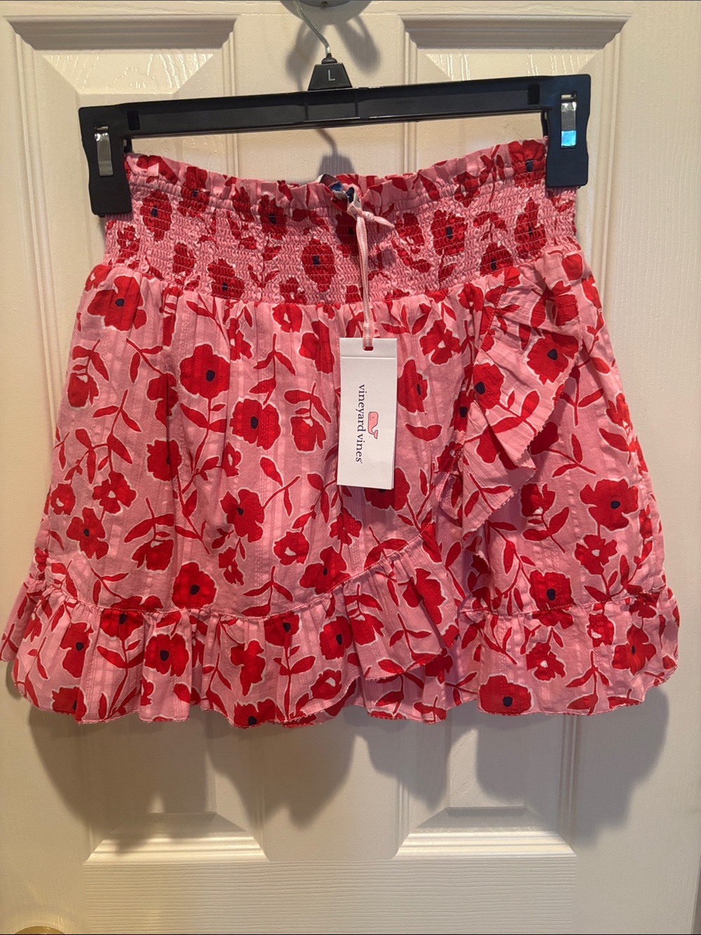 NWT Vineyard Vines Rock Rose Smocked Skirt Floral Pink Red Ruffle Mini sz M - Picture 2 of 6